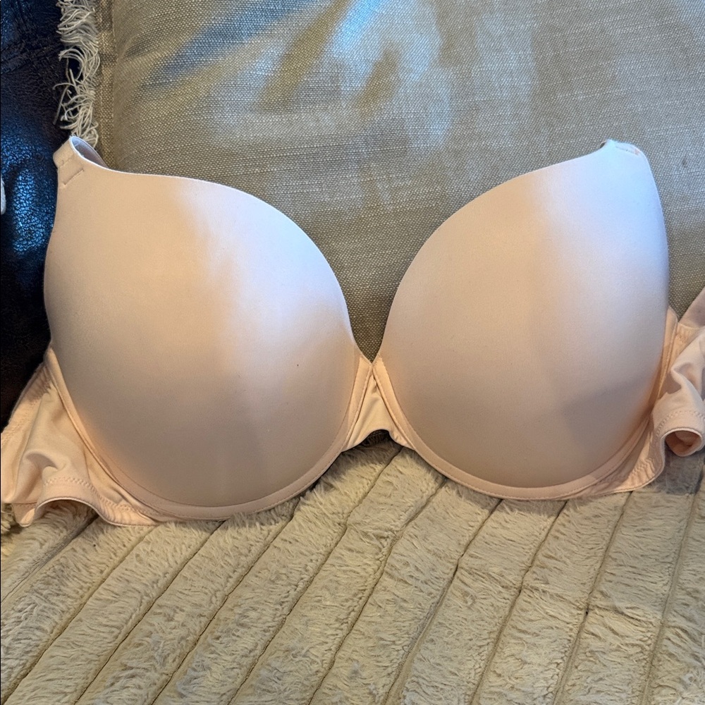Victoria's Secret Light Pink Bra